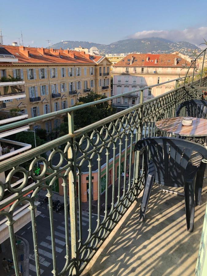 2pièce Dans Centre De Nice, à 5 Min De La *